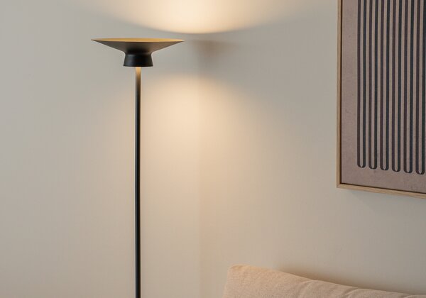 Stojaca lampa