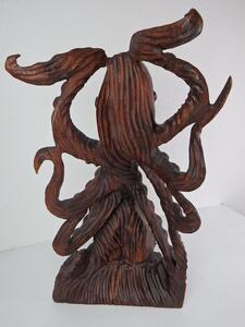 Soška CHOBOTNICA - hnedá , exotické drevo, ručná práca, 55 cm