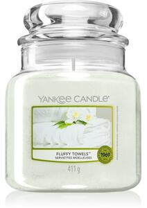 Yankee Candle Fluffy Towels vonná sviečka Classic stredná 411 g