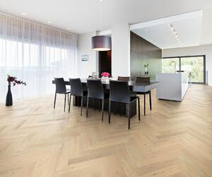 KAHRS Herringbone Dub cd krémovo biely 111PCDEKFVKE600 - 2.30 m2