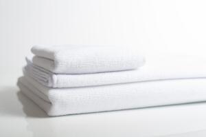 Towel City Rýchloschnúci športový uterák 110x30 - Čierna