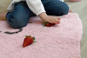 Ružový koberec do detskej izby Srdiečko 90x105