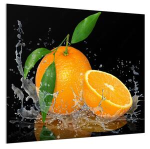 Sklo do kuchyne pomaranč vo vode na čiernom - 30 x 60 cm