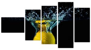 Obraz citrónu vo vode (Obraz 110x60cm)