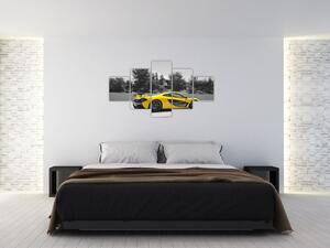 Žlté športové auto - obraz (Obraz 125x70cm)