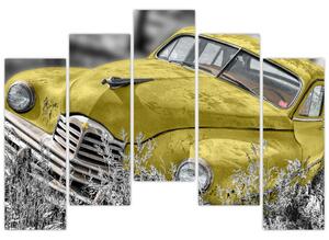 Obraz žltého autá na lúke (Obraz 125x90cm)