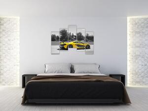 Žlté športové auto - obraz (Obraz 125x90cm)