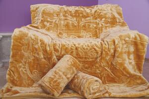 Mäkká deka zlatej farby na posteľ i gauč Zlatá