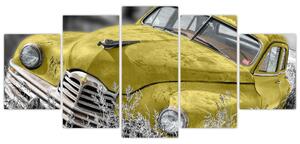 Obraz žltého autá na lúke (Obraz 150x70cm)