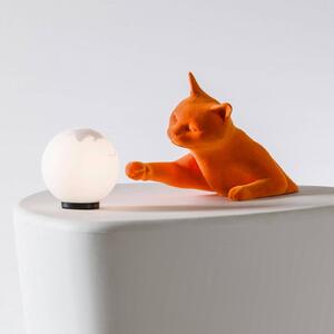 Stolná lampa Karman Maoo, keramická oranžová, sklo, figúrka mačky