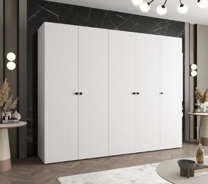 Elegantná šatníková skriňa CAITIR 1 250 cm - biela / čierne úchyty