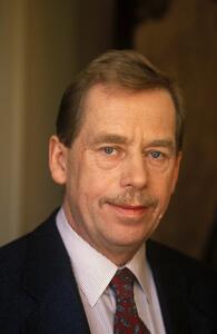 Fotografia Prague: Vaclav Havel And Bernard Pivot, Frederic REGLAIN