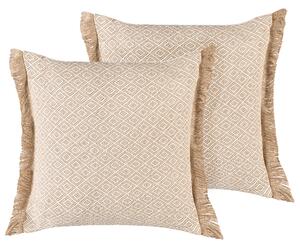 Sada 2 dekoratívnych vankúšov béžová polyester 45 x 45 cm štvorcový tvar geometrický vzor so strapcami boho retro štýl doplnky