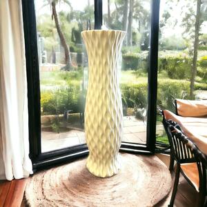 Váza biela keramická vysoká