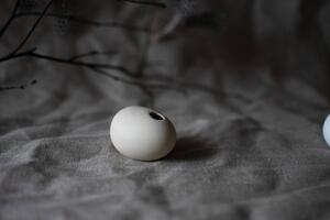 Keramická váza v tvare vajíčka Levide Beige 6 cm