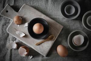 Stojanček na vajíčko Ernst Dark Grey