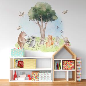 Detská nálepka na stenu Lesná partia - hrajúce sa zvieratká pri strome Rozmery: 103 x 95 cm