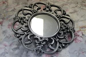 Strieborné zrkadlo s čiernou patinou