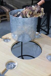 Hnedý degustačný stôl s chladiacou nádobou na víno