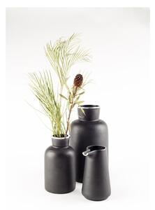 Čierna hliníková váza Zuiver Farma, výška 29 cm