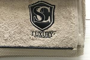 Soft Cotton Malý uterák LUXURY 32x50 cm. Malý uterák LUXURY zo 100% česanej bavlny je v ponuke v dvoch veľmi zaujímavých farbách: Bordo a béžovej. Béžová