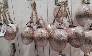 Ružové sklenené veľkonočné vajíčko na jutovom povrázku - Ø 7*12 cm - Clayre & Eef