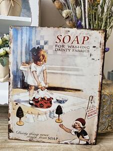 Béžová antik nástenná kovová ceduľa dievčatko s bábikou Soap - 20*25 cm - Ostatní