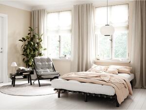 Dvojlôžková posteľ z borovicového dreva s matracom Karup Design Pace Comfort Mat Black/Black, 160 × 200 cm