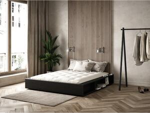 Čierna dvojlôžková posteľ z masívneho dreva s úložným priestorom Karup Design Ziggy, 140 x 200 cm