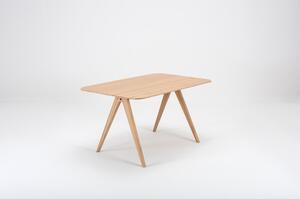 Jedálenský stôl z dubového dreva Gazzda Ava, 140 x 90 cm