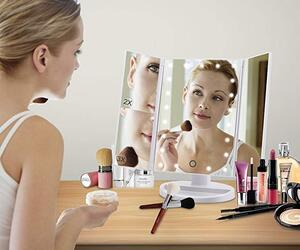 Bezdoteku Trípanelové kozmetické make-up zrkadlo s led osvetlením biele zväčšovacie