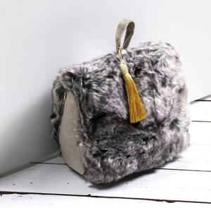 Šedá chlpatá dverná zarážka so zlatým strapcom Wolf grey - 15*22*18cm - Mars & More