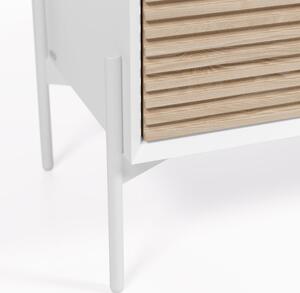 Biela TV komoda s dvierkami z jaseňového dreva Kave Home Marielle, šírka 167 cm
