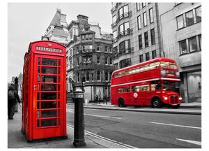 Fototapeta - Červený autobus a telefónna búdka v Londýne