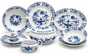 Cibulák porcelánová obedová súprava pre 6 osôb, 27-dielna (Tradičný český porcelán s ikonickým modrým dekorom pre nadčasové stolovanie)