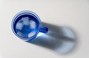 Muurla Hrnček Glass 0,35l, modrý