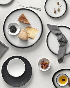 Čierny keramický tanier Maxwell & Williams Caviar, 25 x 16 cm