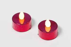 Nexos 42985 Dekoratívna sada - 2 čajové sviečky - červená