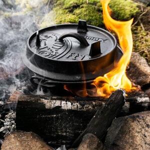 Petromax liatinový kotlík Dutch Oven bez nožičiek - 25 cm, 7,5 l s príslušenstvom