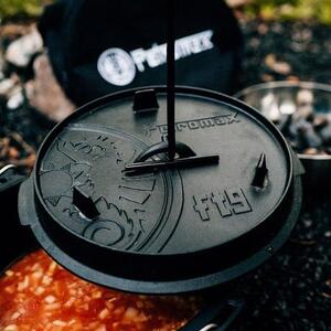 Petromax liatinový kotlík Dutch Oven bez nožičiek - 25 cm, 7,5 l s príslušenstvom