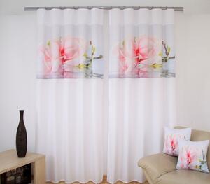 Biela záclona do obývačky s ružovým kvetom Šírka: 160 cm | Dĺžka: 250 cm (v sade sú 2 kusy)