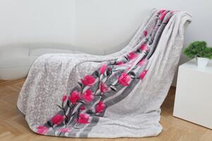 Sivá teplá deka s motívom cyklamenových kvetov Šírka: 160 cm | Dĺžka: 210 cm