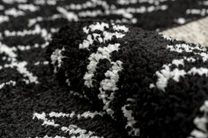 Kusový koberec Shaggy Etnic čierny 140x190cm