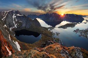 Fototapeta horská panoráma so západom slnka