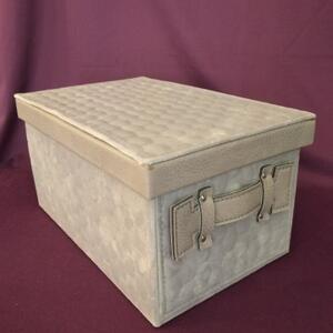 Úložný box Sivý, úložný box, semišový box, semišový úložný box, dekoračný box, darček pre ženu, darček pre manželku, 28 cm x 16 cm x 19,5 cm