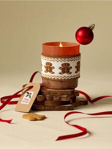 Sinsay - Vianočná voňavá sviečka s návlekom s perníčkovými panáčikmi Gingerbread Cookies - béžová