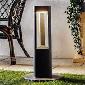 Podstavné svietidlo Lucande LED Pirron, 50 cm, trojuholníkové, IP54