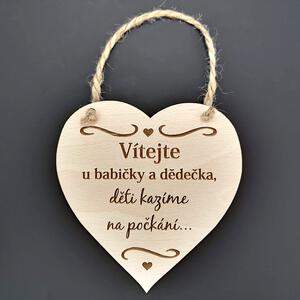AMADEA Drevené srdce s textom Vitajte u babičky a deduška, deti.., masívne drevo, 16 x 15 cm