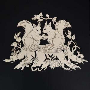 AMADEA Drevená dekorácia veveričky na pni 18 cm