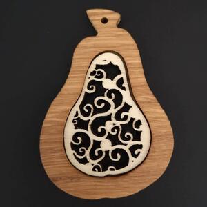 AMADEA Drevená ozdoba z masívu s vkladom - hruška s ornamentom 9 cm